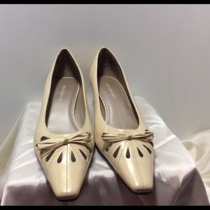 Naturalizer Size 7 N Leather Heels, Ivory